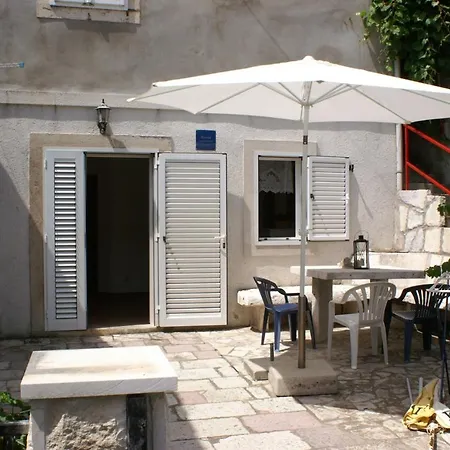 Apartments By The Sea Trstenik, Peljesac - 4575 Apartment Trstenik (Dubrovnik-Neretva)