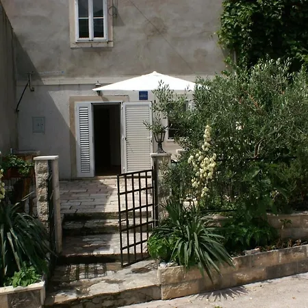 Apartments By The Sea Trstenik, Peljesac - 4575 * Trstenik (Dubrovnik-Neretva)